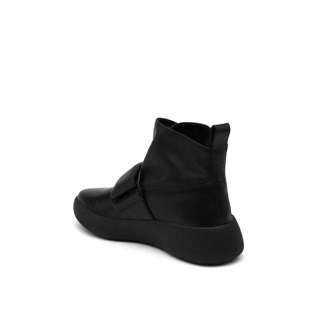 ISSEY MIYAKE X UN Flux Sneaker WOMEN