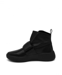 ISSEY MIYAKE X UN Flux Sneaker WOMEN