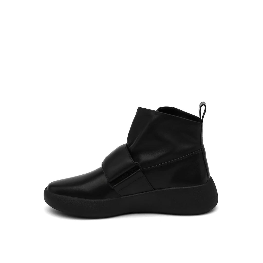 ISSEY MIYAKE X UN Flux Sneaker WOMEN