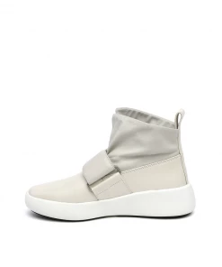ISSEY MIYAKE X UN Flux Sneaker WOMEN