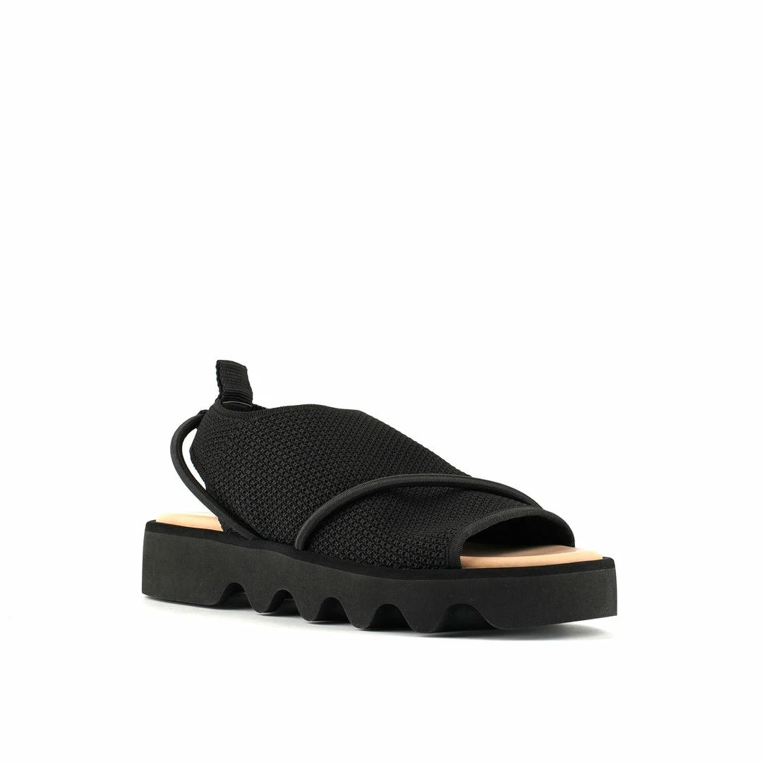 ISSEY MIYAKE X UN WOMEN Bind