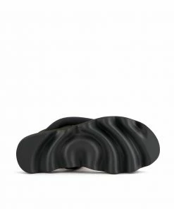 ISSEY MIYAKE X UN Bounce Sandal WOMEN