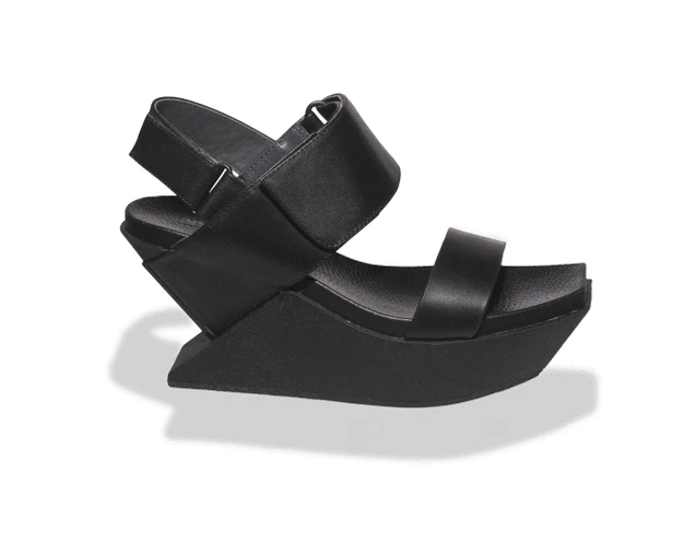 ANREALAGE X UN WOMEN Dimension Delta Wedge Sandal