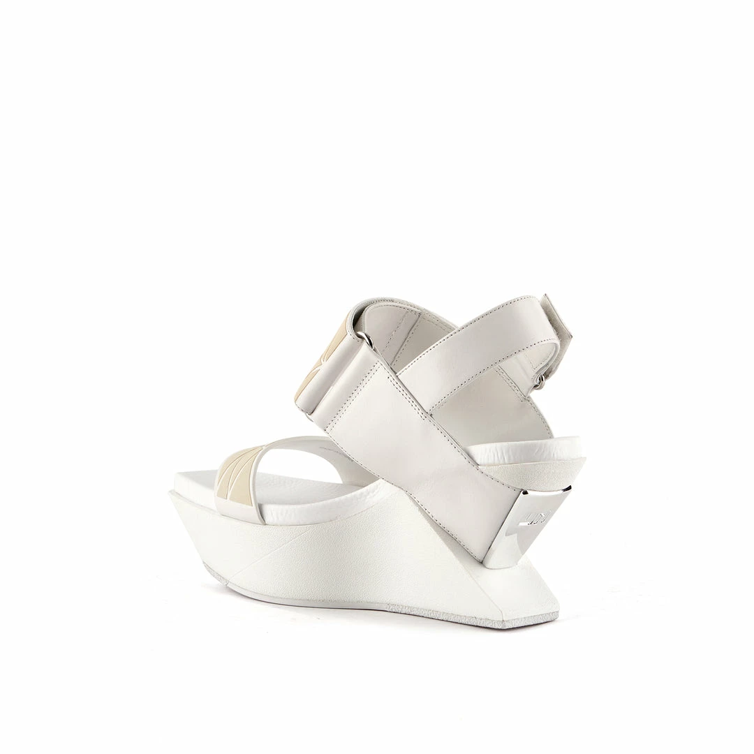 ANREALAGE X UN WOMEN Dimension Delta Wedge Sandal