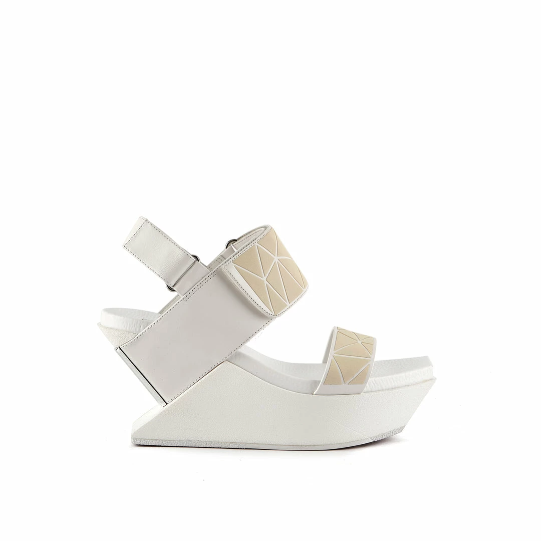 ANREALAGE X UN WOMEN Dimension Delta Wedge Sandal