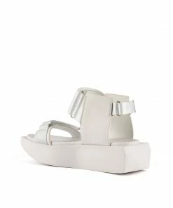 ANREALAGE X UN WOMEN Dimension Wa Lo