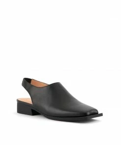 ISSEY MIYAKE X UN WOMEN Fin Flat