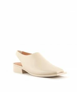 ISSEY MIYAKE X UN WOMEN Fin Flat