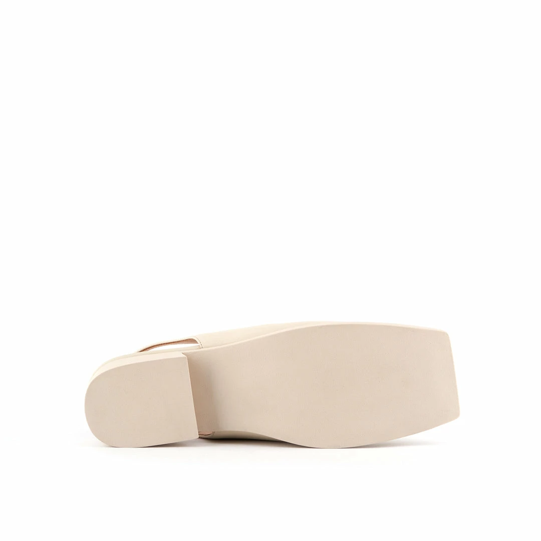ISSEY MIYAKE X UN WOMEN Fin Flat