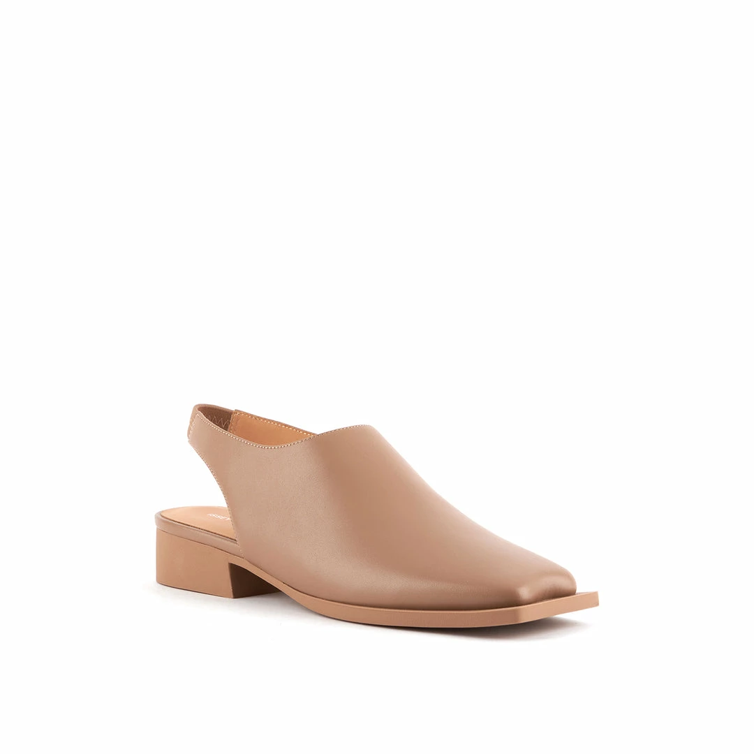ISSEY MIYAKE X UN Fin Flat WOMEN