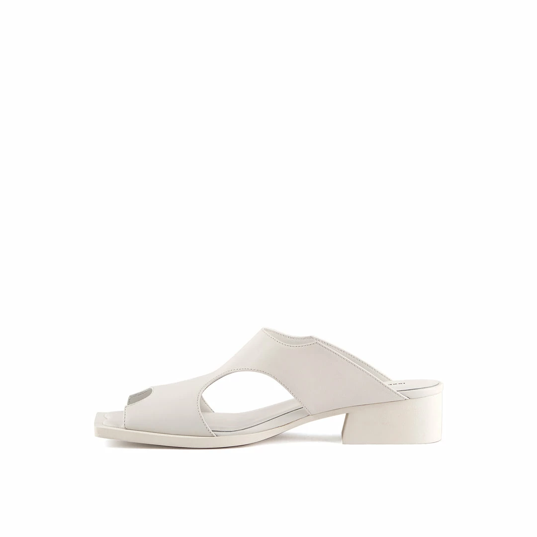 ISSEY MIYAKE X UN Fin Sandal WOMEN