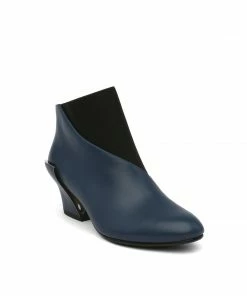 ISSEY MIYAKE X UN WOMEN Wrap Bootie Mid